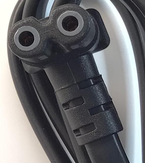 CABLE DE ALIMENTACION DE VOLTAGE ALTERNO BIFASICO 8  “NUEVO“ / DOBLE ANGULO / ANGULO TIPO L. / IEC 320 C7 a Nema 1-15P AC / NISPT-2 18AWG 2-Slot 90 grados Nema 1-15P a IEC C7 /  TIPO A Ó TIPO AMERICANO / 2.5 A / 10 A / 16 A / 100 – 125 V            - Imagen 3
